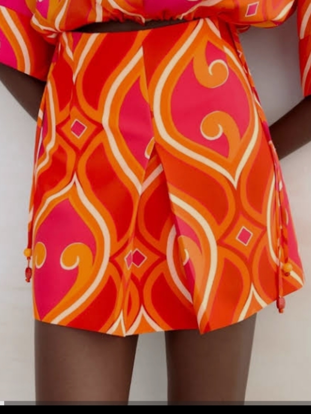 Women's Zara hot pink, fuchsia, and orange geometric high-waisted pleated Skort